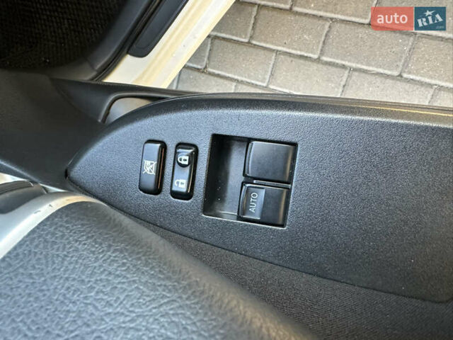 Белый Тойота Королла, объемом двигателя 1.3 л и пробегом 175 тыс. км за 7800 $, фото 15 на Automoto.ua