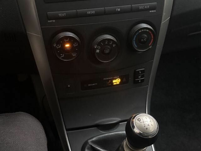 Белый Тойота Королла, объемом двигателя 1.6 л и пробегом 120 тыс. км за 8900 $, фото 4 на Automoto.ua