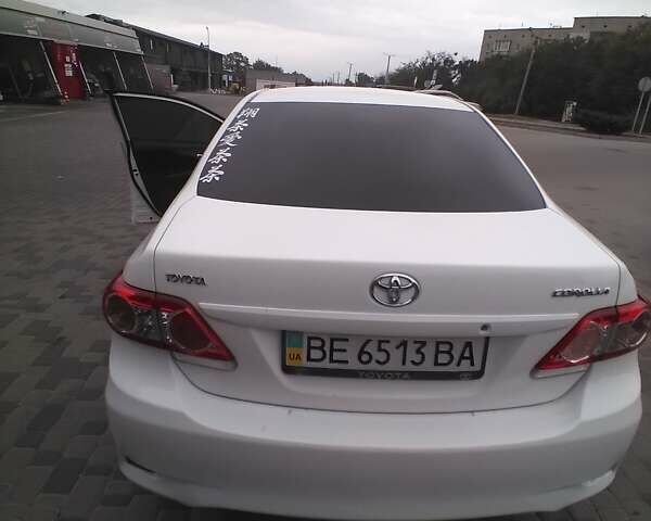 Білий Тойота Королла, об'ємом двигуна 1.6 л та пробігом 156 тис. км за 9300 $, фото 6 на Automoto.ua