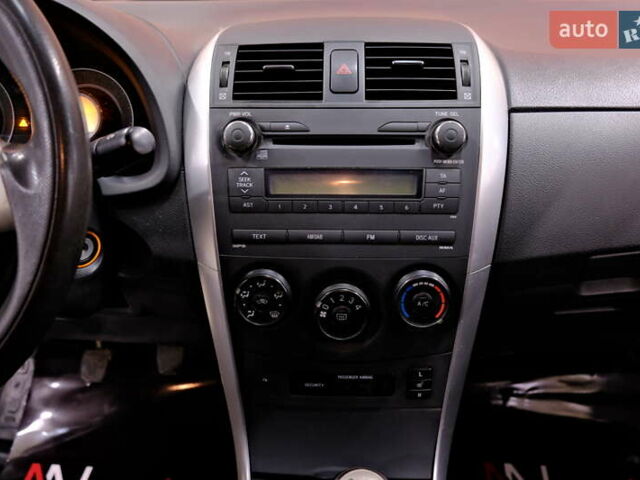 Белый Тойота Королла, объемом двигателя 1.6 л и пробегом 119 тыс. км за 7900 $, фото 18 на Automoto.ua