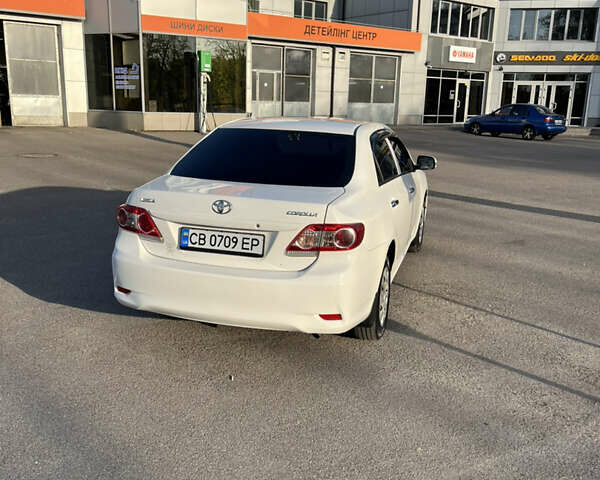 Белый Тойота Королла, объемом двигателя 1.3 л и пробегом 184 тыс. км за 7000 $, фото 4 на Automoto.ua