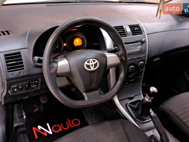 Белый Тойота Королла, объемом двигателя 1.6 л и пробегом 119 тыс. км за 7900 $, фото 26 на Automoto.ua