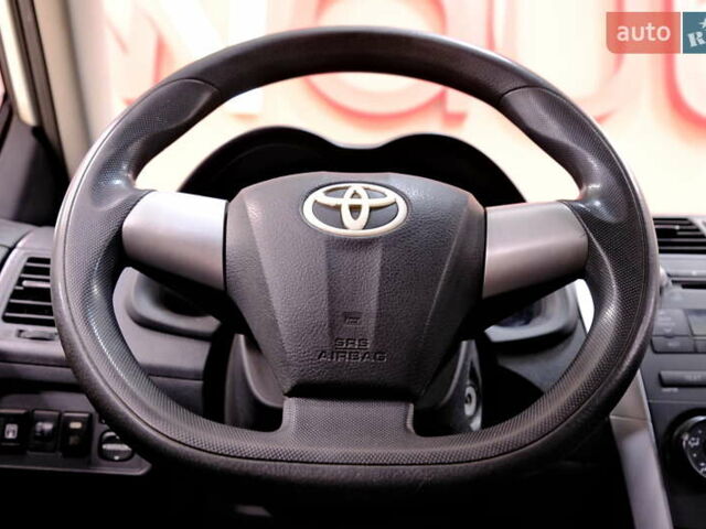 Белый Тойота Королла, объемом двигателя 1.6 л и пробегом 119 тыс. км за 7900 $, фото 41 на Automoto.ua