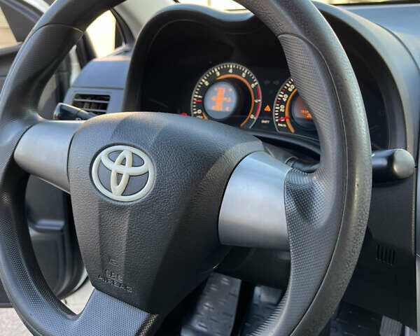 Белый Тойота Королла, объемом двигателя 1.3 л и пробегом 184 тыс. км за 7000 $, фото 7 на Automoto.ua