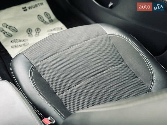 Білий Тойота Королла, об'ємом двигуна 1.33 л та пробігом 243 тис. км за 7399 $, фото 23 на Automoto.ua