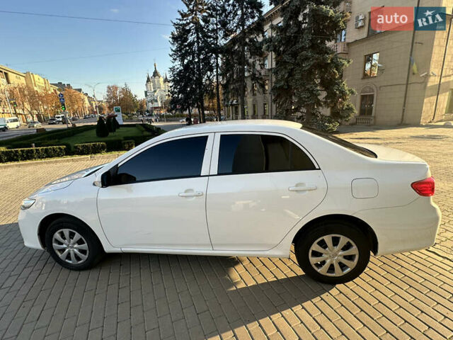 Белый Тойота Королла, объемом двигателя 1.3 л и пробегом 175 тыс. км за 7800 $, фото 6 на Automoto.ua