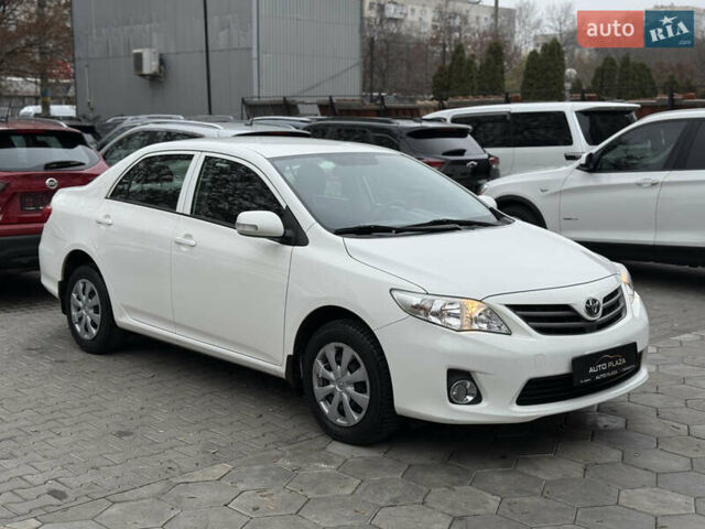 Белый Тойота Королла, объемом двигателя 1.3 л и пробегом 117 тыс. км за 8500 $, фото 3 на Automoto.ua