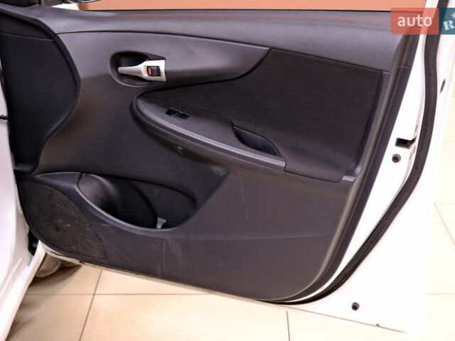 Белый Тойота Королла, объемом двигателя 1.6 л и пробегом 119 тыс. км за 7900 $, фото 36 на Automoto.ua