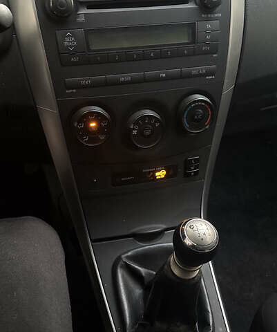 Белый Тойота Королла, объемом двигателя 1.6 л и пробегом 120 тыс. км за 8900 $, фото 6 на Automoto.ua