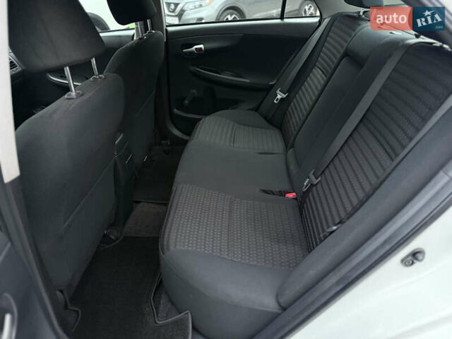 Белый Тойота Королла, объемом двигателя 1.3 л и пробегом 117 тыс. км за 8500 $, фото 28 на Automoto.ua