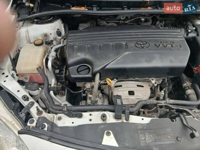 Белый Тойота Королла, объемом двигателя 1.33 л и пробегом 243 тыс. км за 7600 $, фото 4 на Automoto.ua