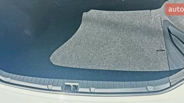 Белый Тойота Королла, объемом двигателя 1.33 л и пробегом 128 тыс. км за 6900 $, фото 20 на Automoto.ua