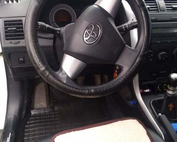 Білий Тойота Королла, об'ємом двигуна 1.6 л та пробігом 156 тис. км за 9300 $, фото 3 на Automoto.ua