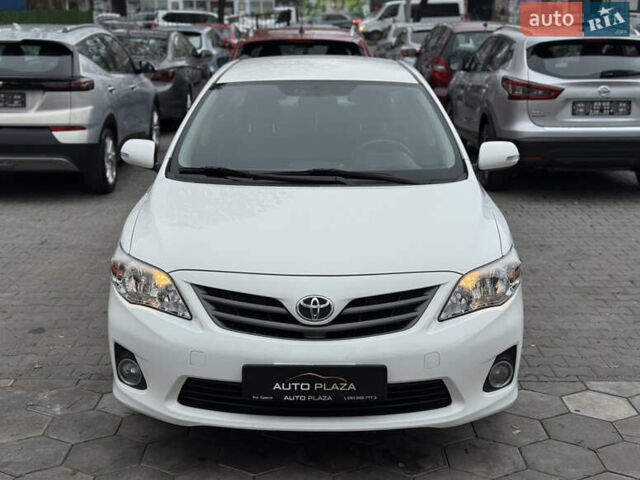 Белый Тойота Королла, объемом двигателя 1.3 л и пробегом 117 тыс. км за 8500 $, фото 1 на Automoto.ua