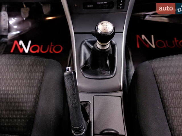 Белый Тойота Королла, объемом двигателя 1.6 л и пробегом 119 тыс. км за 7900 $, фото 17 на Automoto.ua