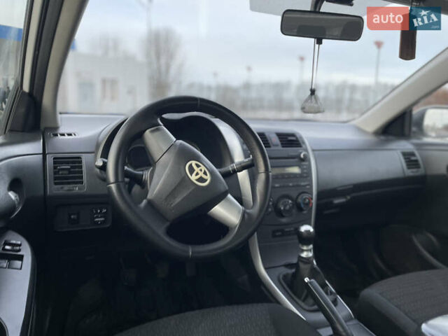 Белый Тойота Королла, объемом двигателя 1.33 л и пробегом 197 тыс. км за 4999 $, фото 4 на Automoto.ua