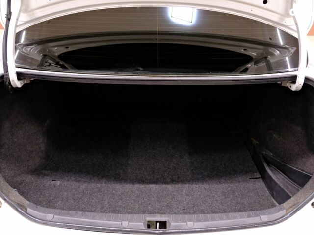 Белый Тойота Королла, объемом двигателя 1.6 л и пробегом 119 тыс. км за 7900 $, фото 8 на Automoto.ua