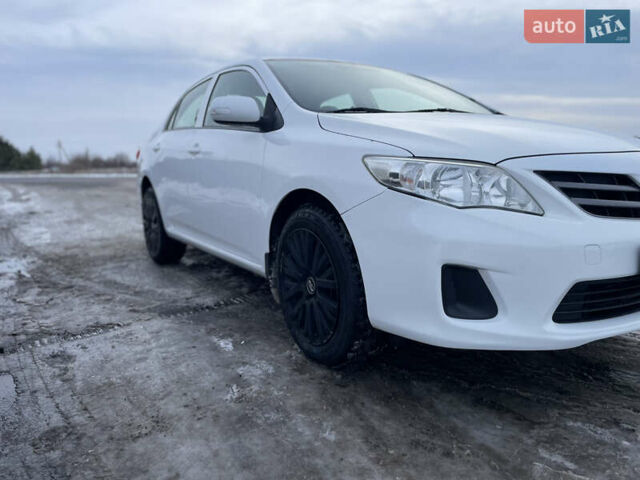 Белый Тойота Королла, объемом двигателя 1.33 л и пробегом 197 тыс. км за 4999 $, фото 5 на Automoto.ua