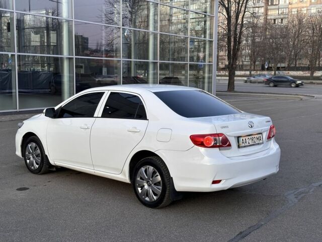 Белый Тойота Королла, объемом двигателя 1.6 л и пробегом 182 тыс. км за 7200 $, фото 1 на Automoto.ua