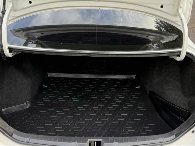 Белый Тойота Королла, объемом двигателя 1.6 л и пробегом 93 тыс. км за 10500 $, фото 17 на Automoto.ua