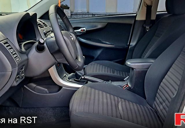 Белый Тойота Королла, объемом двигателя 1.6 л и пробегом 83 тыс. км за 9300 $, фото 4 на Automoto.ua