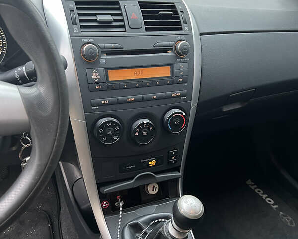 Белый Тойота Королла, объемом двигателя 1.3 л и пробегом 305 тыс. км за 8100 $, фото 10 на Automoto.ua