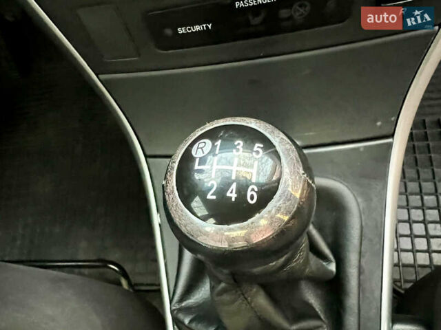 Білий Тойота Королла, об'ємом двигуна 1.33 л та пробігом 302 тис. км за 3999 $, фото 28 на Automoto.ua