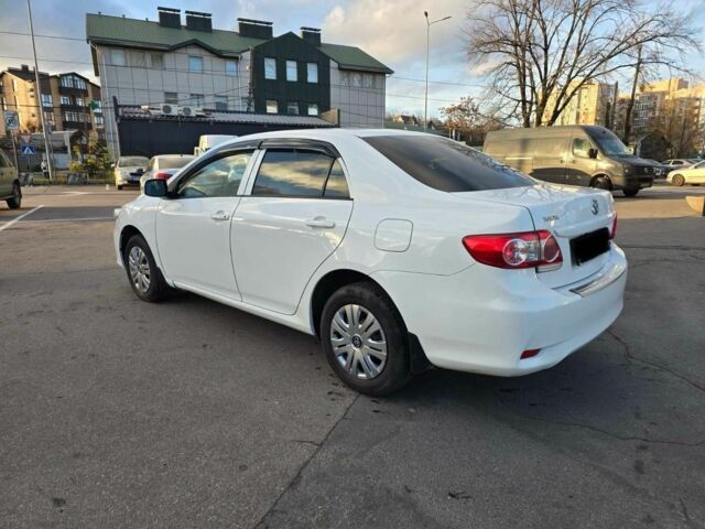 Білий Тойота Королла, об'ємом двигуна 1.3 л та пробігом 200 тис. км за 6500 $, фото 3 на Automoto.ua