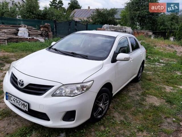 Белый Тойота Королла, объемом двигателя 1.3 л и пробегом 209 тыс. км за 6500 $, фото 1 на Automoto.ua