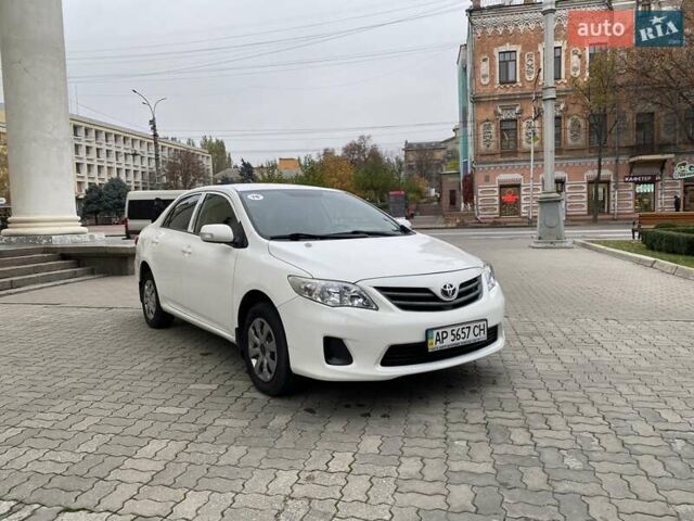 Белый Тойота Королла, объемом двигателя 1.33 л и пробегом 300 тыс. км за 5250 $, фото 6 на Automoto.ua