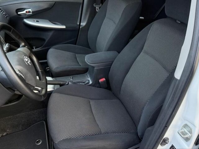 Белый Тойота Королла, объемом двигателя 1.6 л и пробегом 93 тыс. км за 10500 $, фото 9 на Automoto.ua