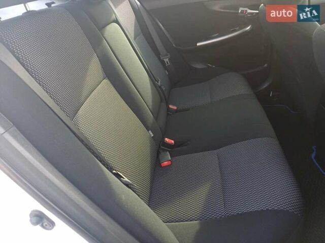Белый Тойота Королла, объемом двигателя 1.6 л и пробегом 266 тыс. км за 8900 $, фото 16 на Automoto.ua