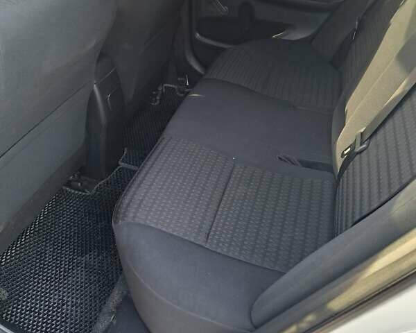 Белый Тойота Королла, объемом двигателя 1.33 л и пробегом 178 тыс. км за 8400 $, фото 8 на Automoto.ua