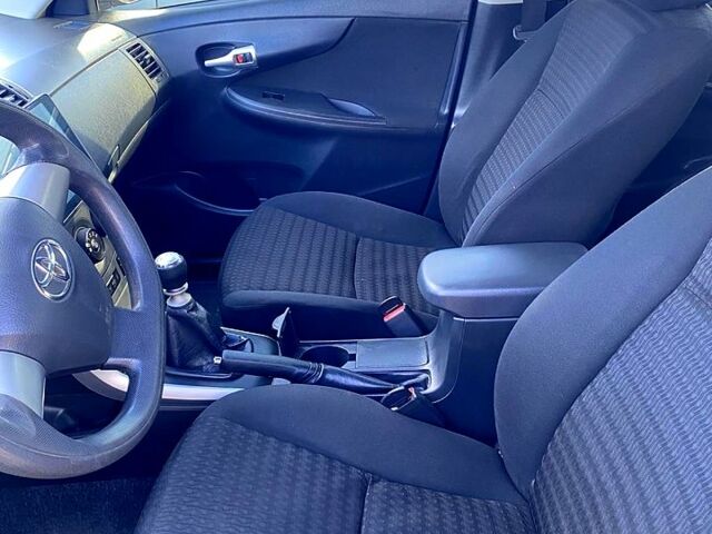 Белый Тойота Королла, объемом двигателя 1.6 л и пробегом 162 тыс. км за 9600 $, фото 3 на Automoto.ua