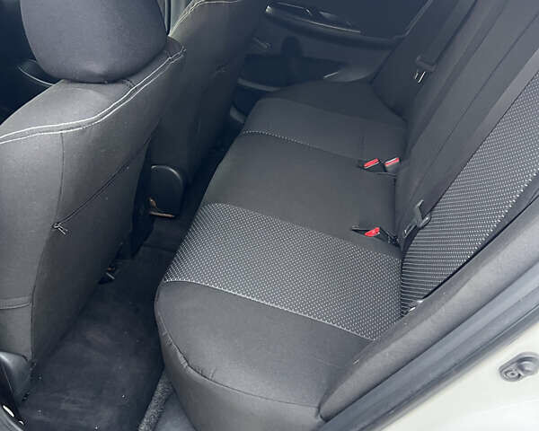 Белый Тойота Королла, объемом двигателя 1.3 л и пробегом 305 тыс. км за 8100 $, фото 7 на Automoto.ua