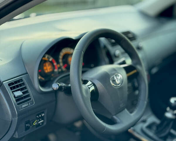 Белый Тойота Королла, объемом двигателя 1.33 л и пробегом 220 тыс. км за 6500 $, фото 16 на Automoto.ua