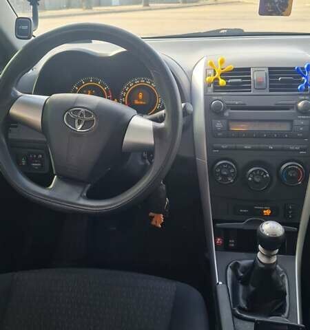 Белый Тойота Королла, объемом двигателя 1.6 л и пробегом 194 тыс. км за 8500 $, фото 1 на Automoto.ua