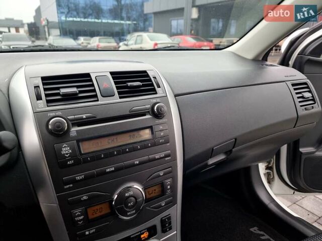 Білий Тойота Королла, об'ємом двигуна 1.6 л та пробігом 97 тис. км за 11300 $, фото 33 на Automoto.ua