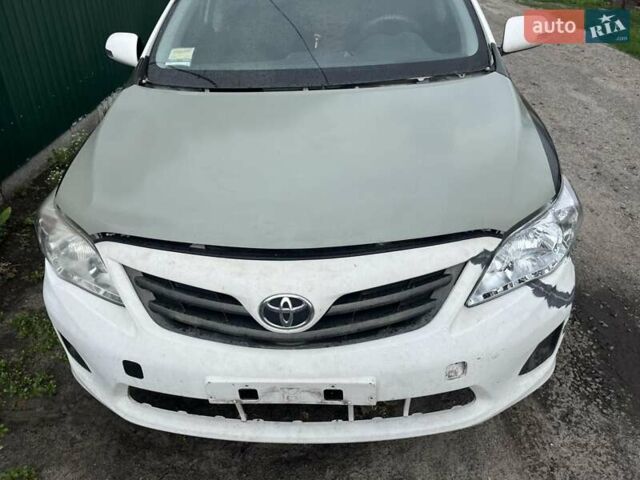 Белый Тойота Королла, объемом двигателя 1.3 л и пробегом 270 тыс. км за 5850 $, фото 2 на Automoto.ua