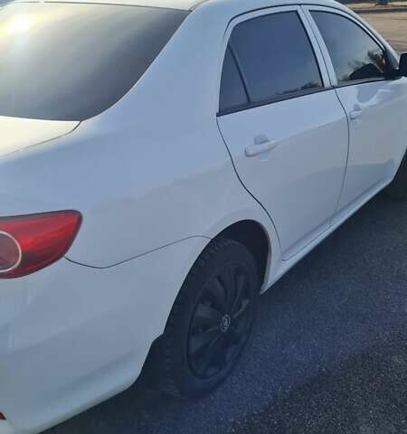 Белый Тойота Королла, объемом двигателя 1.6 л и пробегом 194 тыс. км за 8500 $, фото 2 на Automoto.ua