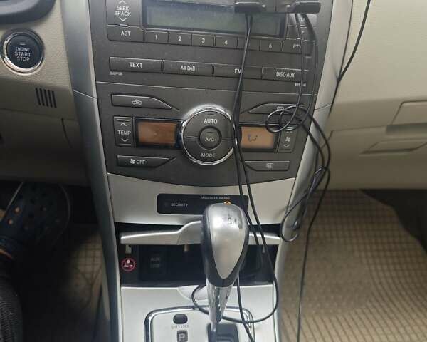 Білий Тойота Королла, об'ємом двигуна 1.6 л та пробігом 143 тис. км за 10300 $, фото 4 на Automoto.ua