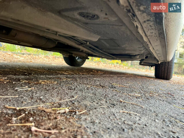 Білий Тойота Королла, об'ємом двигуна 1.33 л та пробігом 302 тис. км за 3999 $, фото 18 на Automoto.ua