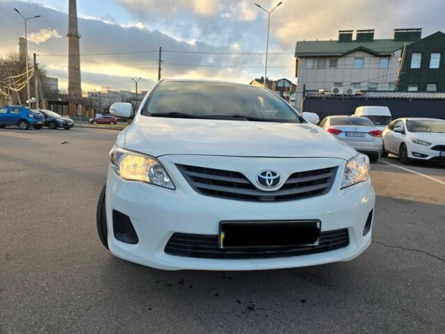 Білий Тойота Королла, об'ємом двигуна 1.3 л та пробігом 200 тис. км за 6500 $, фото 6 на Automoto.ua