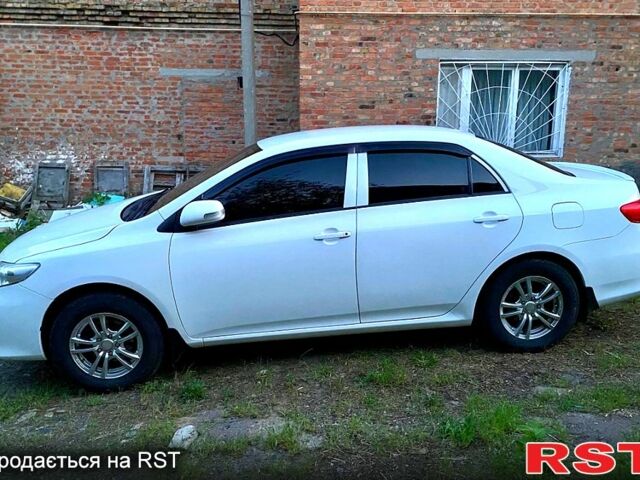 Білий Тойота Королла, об'ємом двигуна 1.3 л та пробігом 308 тис. км за 7200 $, фото 4 на Automoto.ua