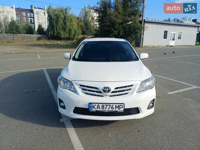 Белый Тойота Королла, объемом двигателя 1.6 л и пробегом 266 тыс. км за 8900 $, фото 2 на Automoto.ua