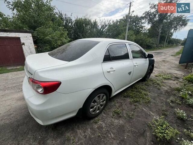 Белый Тойота Королла, объемом двигателя 1.3 л и пробегом 270 тыс. км за 5850 $, фото 5 на Automoto.ua