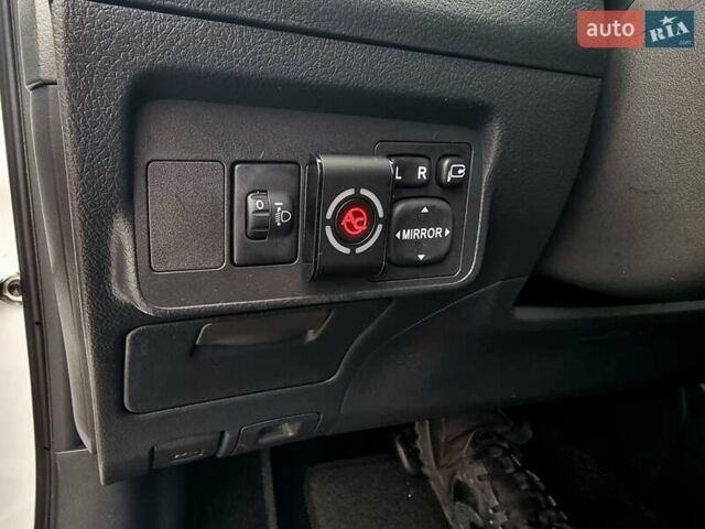 Білий Тойота Королла, об'ємом двигуна 1.6 л та пробігом 97 тис. км за 11300 $, фото 39 на Automoto.ua