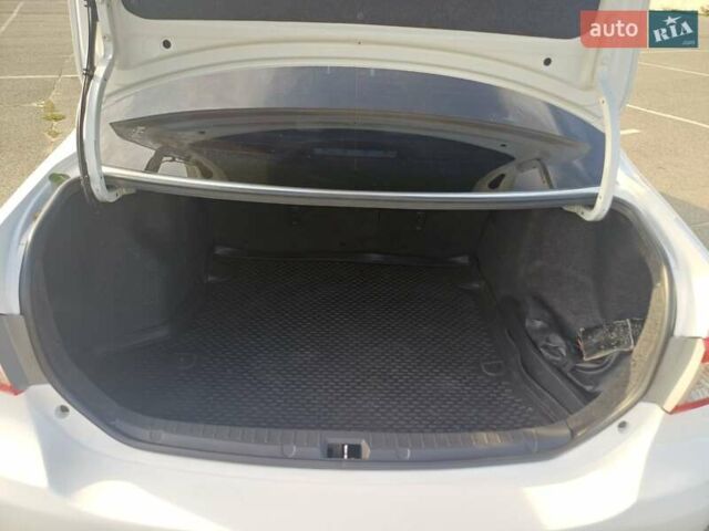 Белый Тойота Королла, объемом двигателя 1.6 л и пробегом 266 тыс. км за 8900 $, фото 13 на Automoto.ua