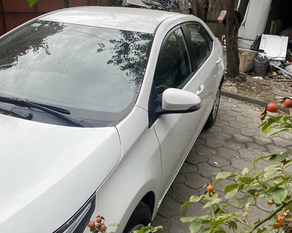 Білий Тойота Королла, об'ємом двигуна 1.33 л та пробігом 91 тис. км за 11500 $, фото 1 на Automoto.ua