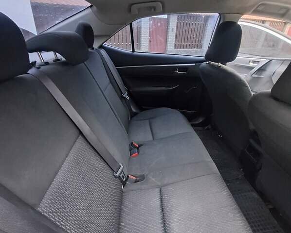 Белый Тойота Королла, объемом двигателя 1.33 л и пробегом 376 тыс. км за 6500 $, фото 17 на Automoto.ua